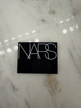 NARS Translucent Crystal Light Reflecting Setting Powder - Black Compact